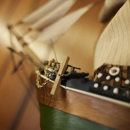 酒店 Devon & Breakfast 3*