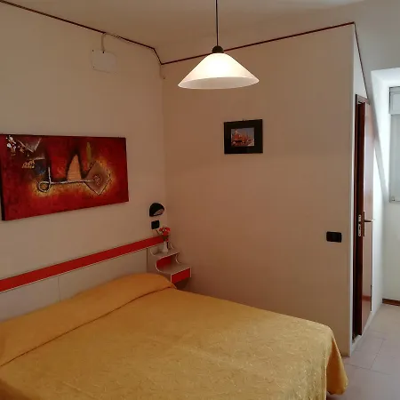 Hotel Devon & Breakfast 3*