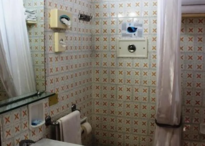 Hotel Devon & Breakfast 3*