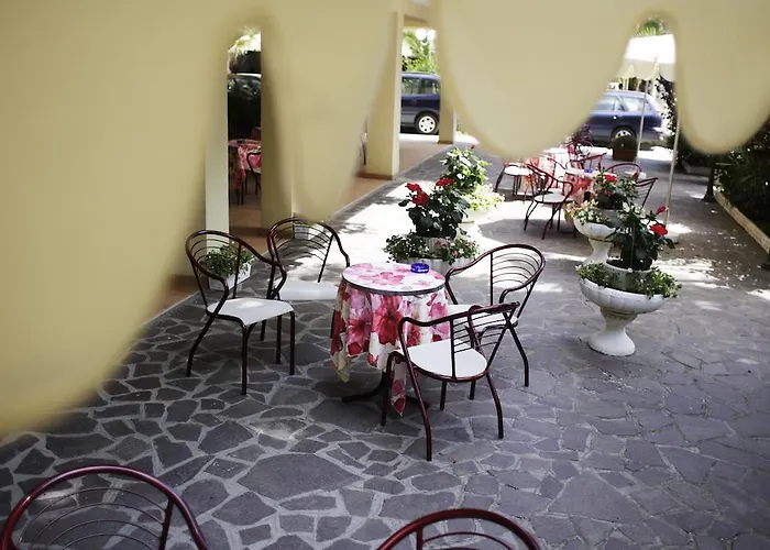Hotel Devon & Breakfast 3*