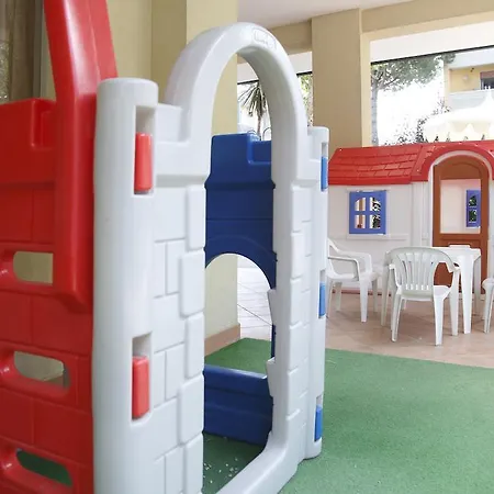 מלון Devon & Breakfast 3*