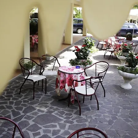 Hotel Devon & Breakfast 3*