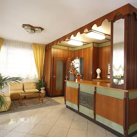 Hotel Devon & Breakfast 3*