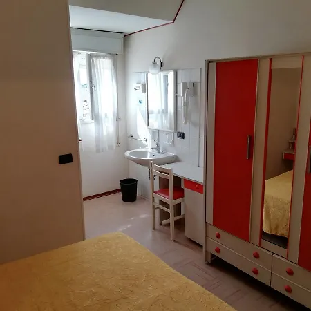 Devon & Breakfast מלון 3*